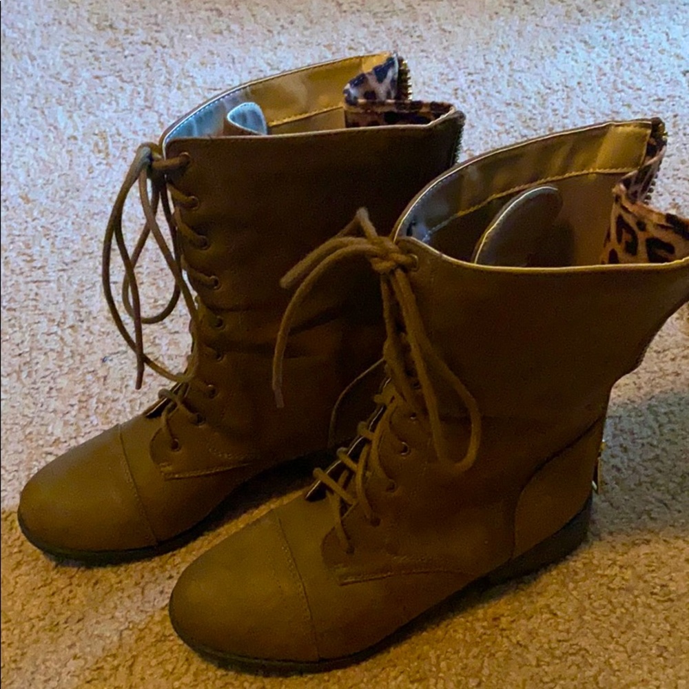 Quipid boots